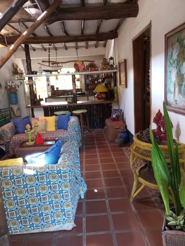 Casa En Urbanización Cerrada En Venta En Margarita