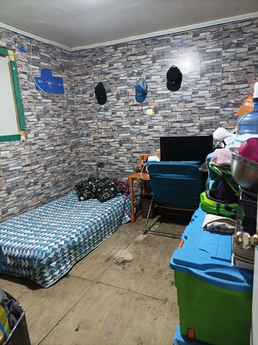 Casa En Población La Faena, Peñalolén.