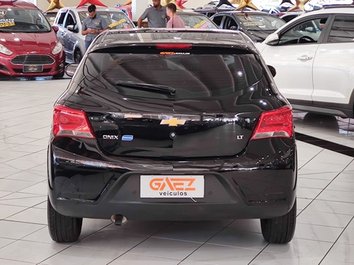 Imagem 15 de 20 de Chevrolet Onix 1.4 Mpfi Lt 8v 2018