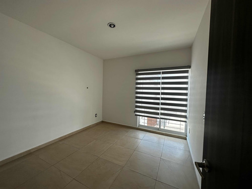 Venta Céntrica Con 5 R Y 4 B Roof Garden Y Alberca