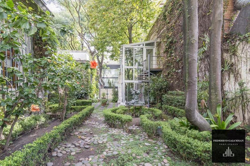 Imagen 16 de 30 de Casa Estilo Frances Con Jardin En Zona De Embajadas