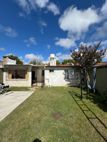 Casa 3 Dorm Barrio Mercantil