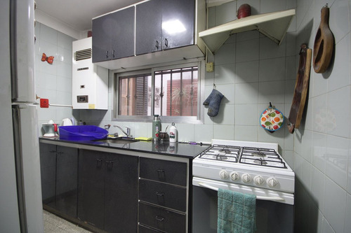 Casa Con Terraza Y Cochera En Parque Avellaneda