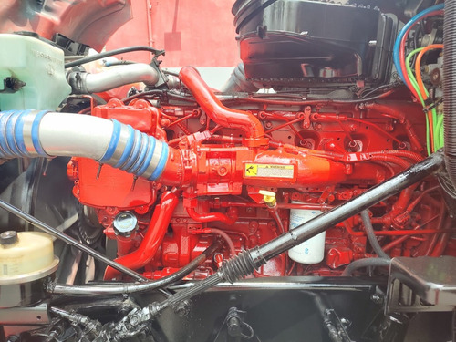 Kenwhort T680 2015 Rojo Cummins