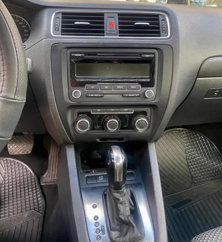 Volkswagen Jetta 2.5 Style Active Tiptronic At
