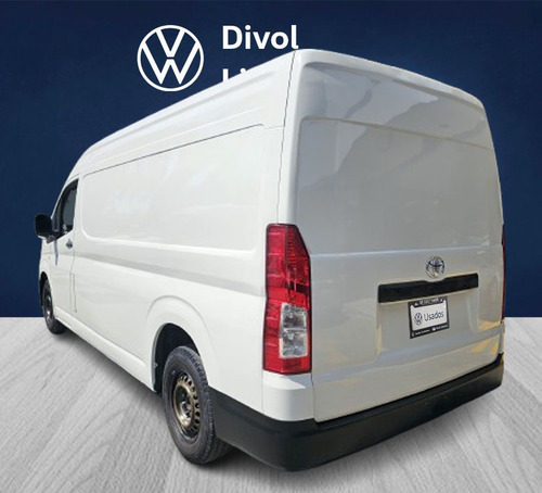 Toyota Hiace SUPER LARGA TM