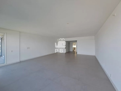 Venta Residencia De Alta Gama 4 Dormitorios En Suite Punta Del Este - Le Parc Iii - Ref : Pbi13701