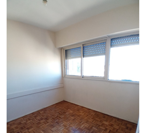 Lindo Departamento De 2 Ambientes En La Calle Esmeralda Al 800, Retiro