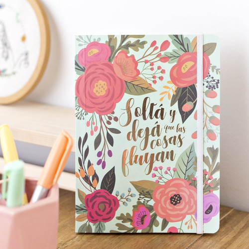 Imagen 1 de 6 de Cuaderno Rayado 64 Hojas Estampado Flores