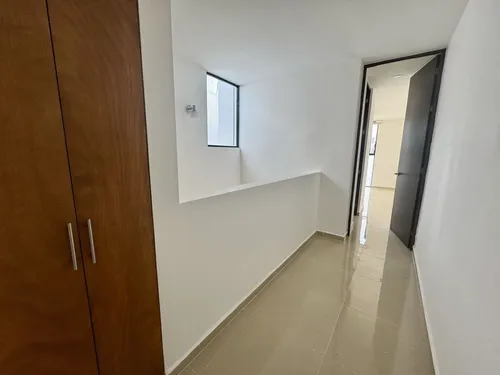 Residencia En Venta De 4 Recámaras En Privada Amanthea.