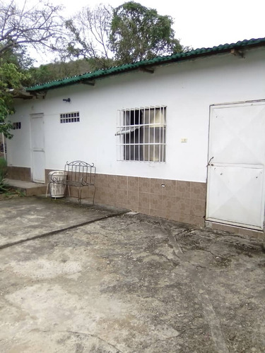 Se Vende Casa En Sector El Valle Carupano Ve02-016ces-myafar