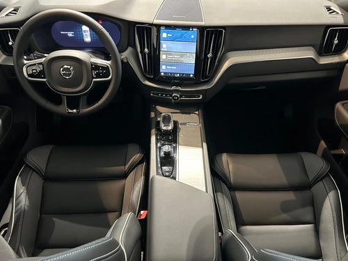 Volvo XC60 2.0 T8 Ultimate Dark Recharge (Plug-In) 5P Hibrido