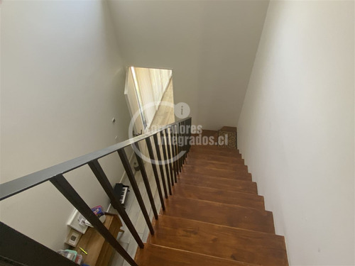 Casa En Venta De 4 Dorm. En Lo Barnechea - El Arrayán