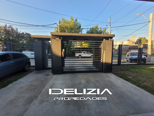 Venta De Departamento Con Patio Y Cochera En Castelar Norte