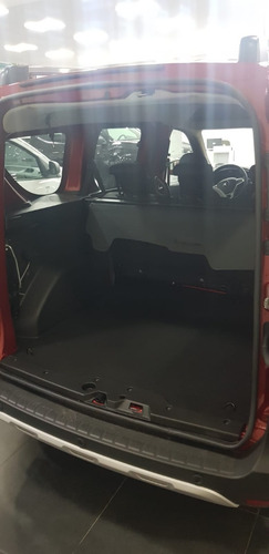 Imagen 9 de 10 de Autos Y Camionetas Renault Kangoo Stepway Ford Vw Peugeot E