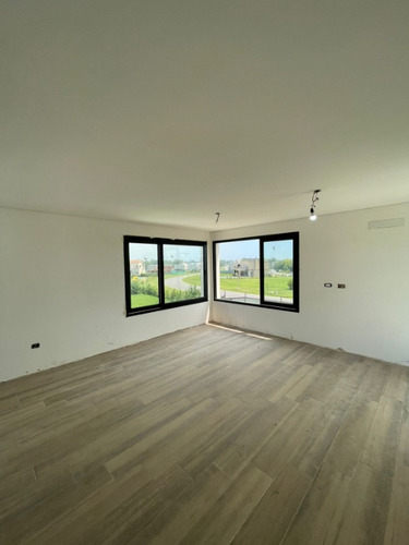 Casa En Venta Con Permuta En Greenville Polo Resort