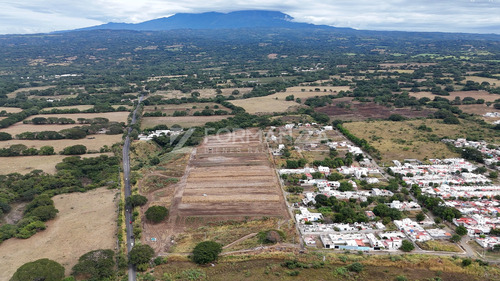 Lotes En Preventa En Fraccionamiento Laguna Esmeralda En Vil