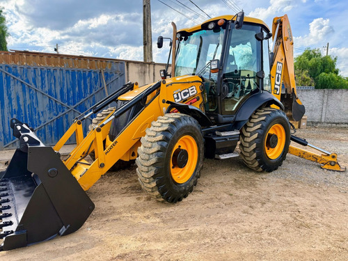 Retroescavadeira Jcb 4cx 2013 4x4 Cabinada