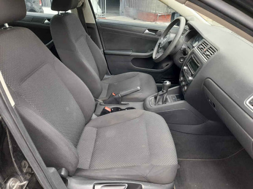 Imagen 13 de 15 de Volkswagen Jetta 2013 4p Style L5/2.5 Aut