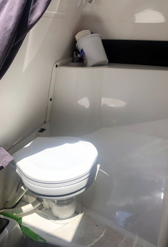 Imagen 12 de 14 de Lancha Cuddy Vision 230 Volvo 200 Hp Webmarine