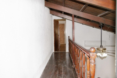 Excelente Casa - Jose C. Paz