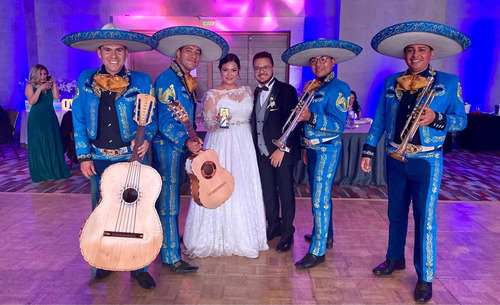Imagen 4 de 4 de Mariachis A Domicilio Serenatas Con Charros