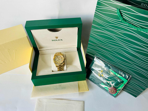 Belleza De Reloj Rolex De Caballero Dorado Piedras