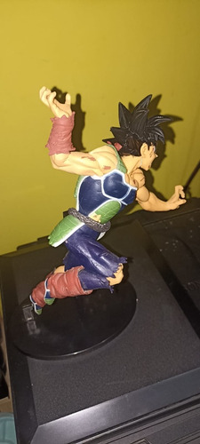 Figura De 25 Cm Bardock