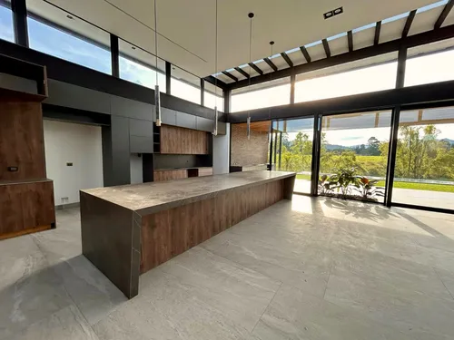 Casa En Venta En Llanogrande Rionegro
