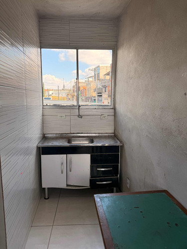 Salão De Festa Com Piscina E 3 Kitnet
