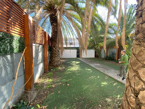 Amplia Casa - Oficina En Venta En El Mejor Barrio De Ñuñoa