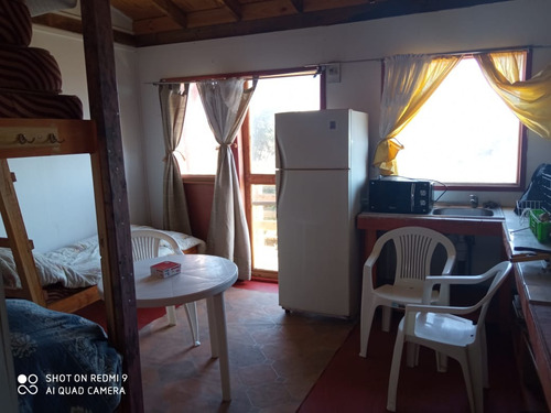 Casa De 3 Pisos Con Vista Al Mar En Frente A Pichidangui
