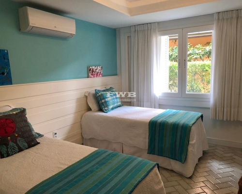Imagem 8 de 30 de Casa No Condomínio Do Frade Ao Lado Do Canal, Praia Em Frente, Piscina Aquecida, Sala De Ginática, Vaga No Píer Para Embarcação Até 60 Pés. - 2042006663 - 33708895