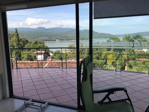 Casa En Venta En Colonia Manguito, Valle De Bravo, Estado De México