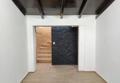 Imagen 5 de 11 de Venta Ó Arriendo De Casa Remodelada En Av. Real Audiencia - Ponceano (quito) En Conjunto Privado