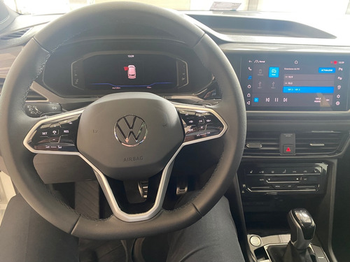 Imagen 14 de 17 de Volkswagen Taos Highline Bi Tono 250 Tsi Du
