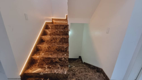 Town House En Altos De Guataparo Conjunto Vistalago. Minerva K