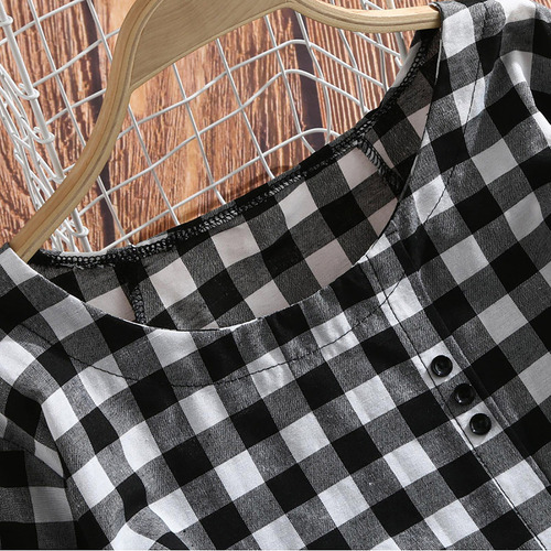 Blusa De Lino De Manga 3/4 Con Botones Y Flores De Talla Gra