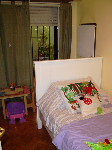Muy Buen Departamento De 3 Ambientes Con Cochera Y Patio