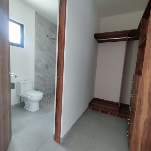 Casas En Venta En El Condado, Jardín, 3 Recamaras, Una En Pb, De Lujo !