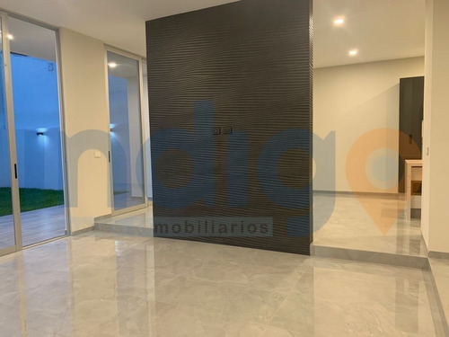 Imagen 14 de 30 de Casa En Venta En Juriquilla En Cumbres Del Lago