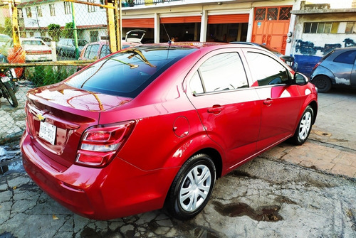 Imagen 4 de 8 de Chevrolet Sonic 2017 1.6 Ls Mt