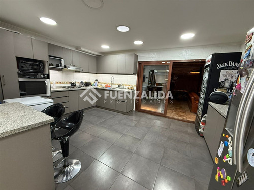 Espectacular Casa En Venta De 3 Dorm. En Lo Espejo