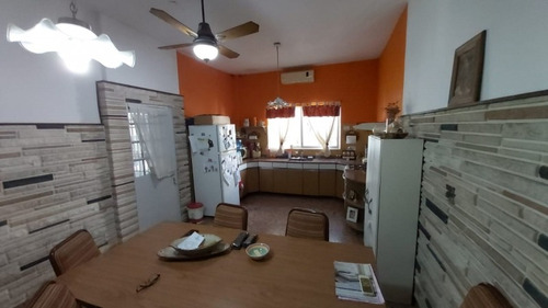 Imagen 2 de 11 de Casa En Venta En Ramos Mejia