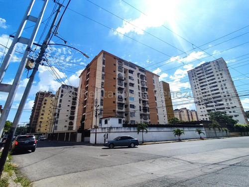 Apartamento En Venta En Urb. El Centro 24-14125 Jcm