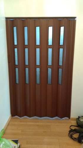 Puerta Plegadiza Pvc Medio Vidrio 0,74x2m De 10mm Plegable