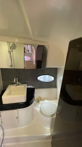 Lancha Real 320 , Impecável, Toda Revisada , Pintura Nova .