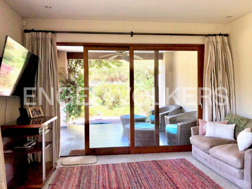 Hacienda, Borde Cancha. Excelente Casa En Venta