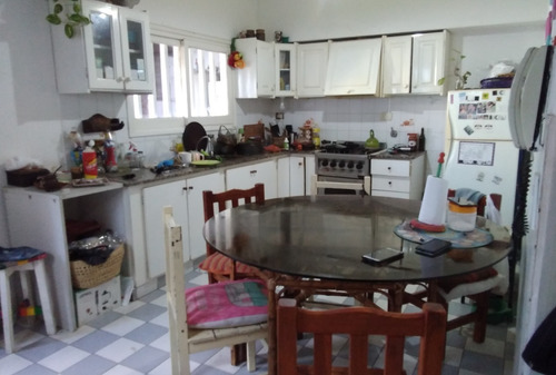 Imagen 5 de 6 de Venta Casa 4 Amb. Zona Materno Infantil