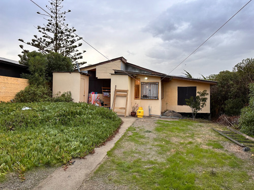 Casa De Un Piso A 5 Cuadras De La Playa Pichidangui
